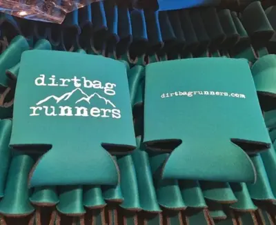 Dirtbag Runners Koozies (2 forskellige farver)